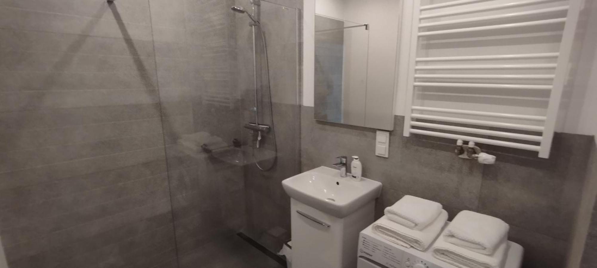 Apartment Efaga Modern Tower Gdynia With Private Parking Space Eksteriør billede